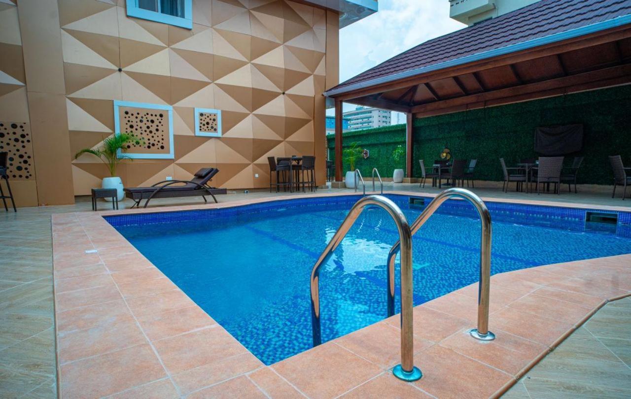 Presken Waters Hotel Lagos Bagian luar foto