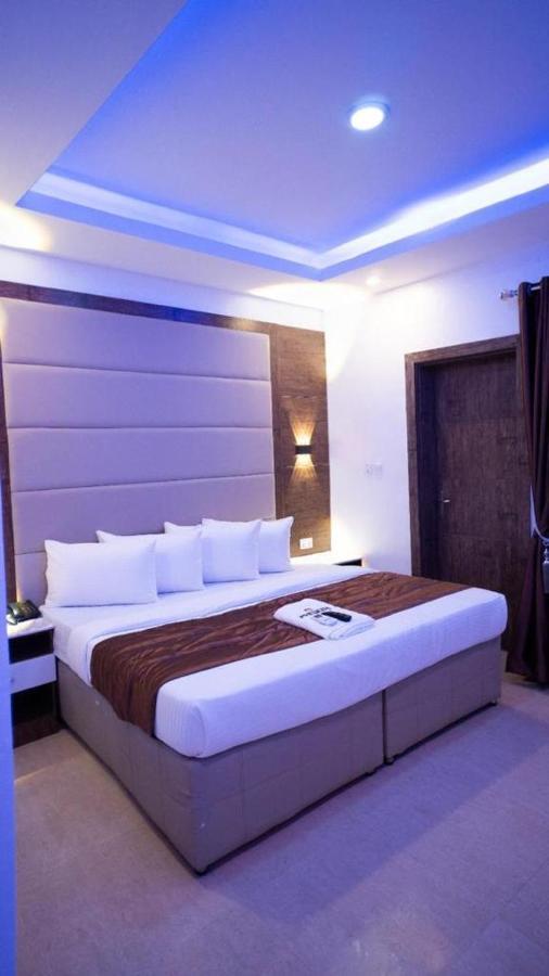 Presken Waters Hotel Lagos Bagian luar foto