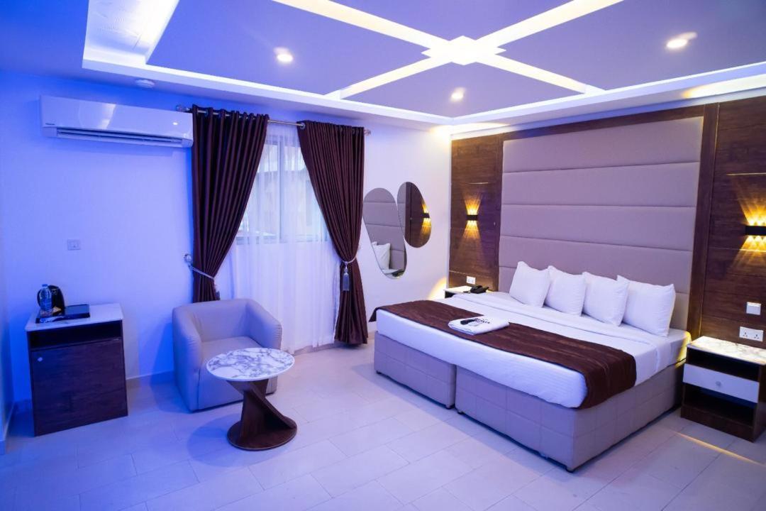 Presken Waters Hotel Lagos Bagian luar foto