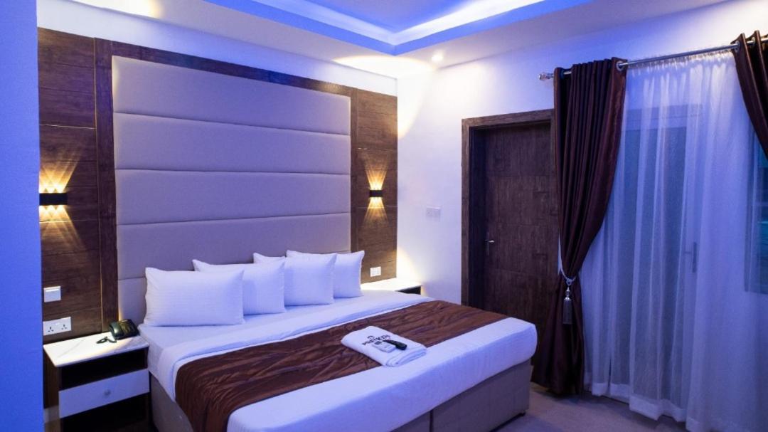 Presken Waters Hotel Lagos Bagian luar foto