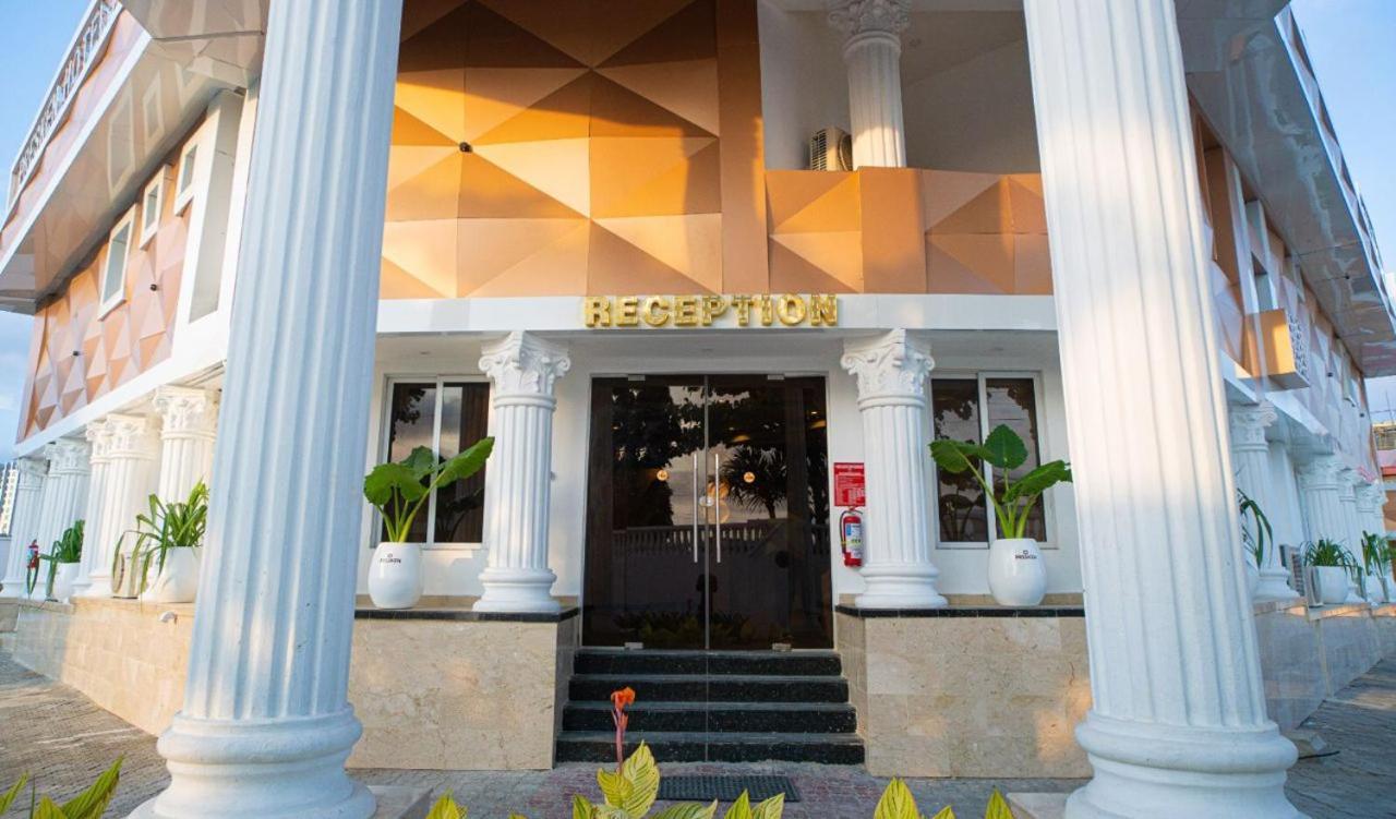Presken Waters Hotel Lagos Bagian luar foto