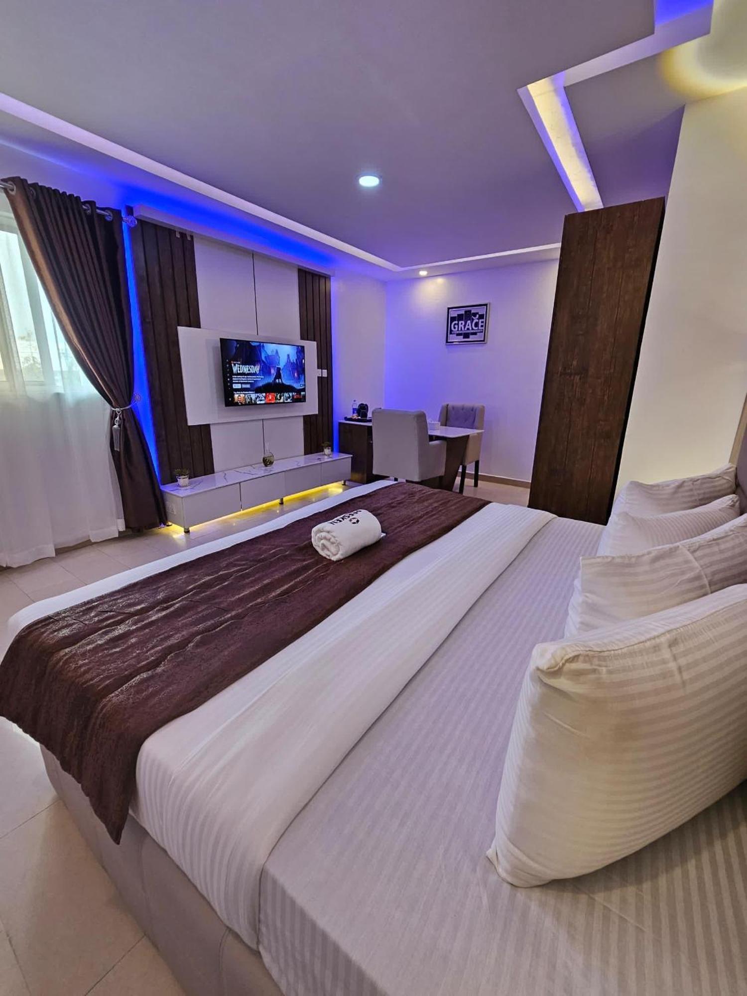 Presken Waters Hotel Lagos Bagian luar foto